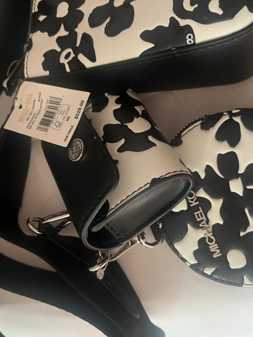 Michael Kors crossbody #michaelkors style